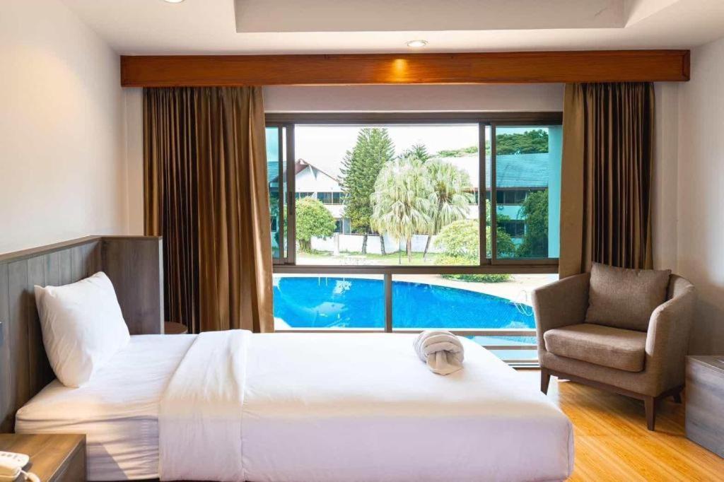 The Impress Nan Hotel Bagian luar foto