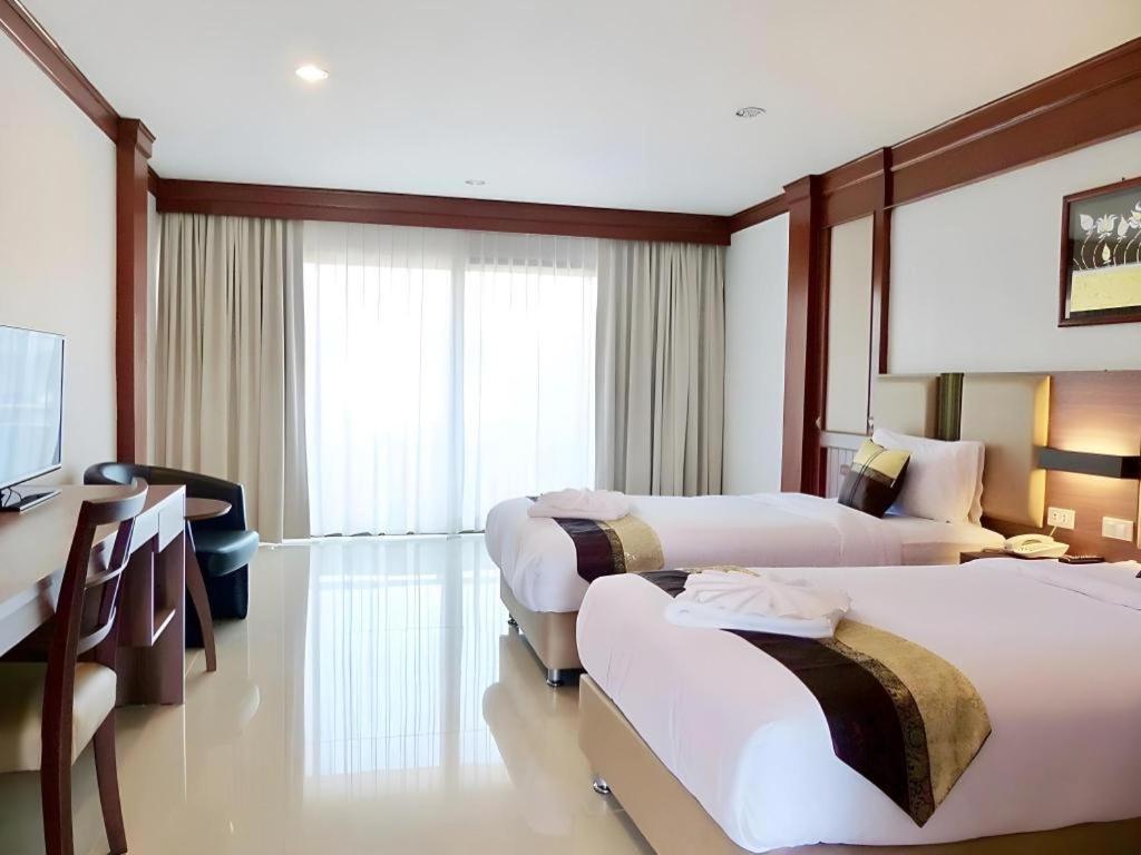 The Impress Nan Hotel Bagian luar foto