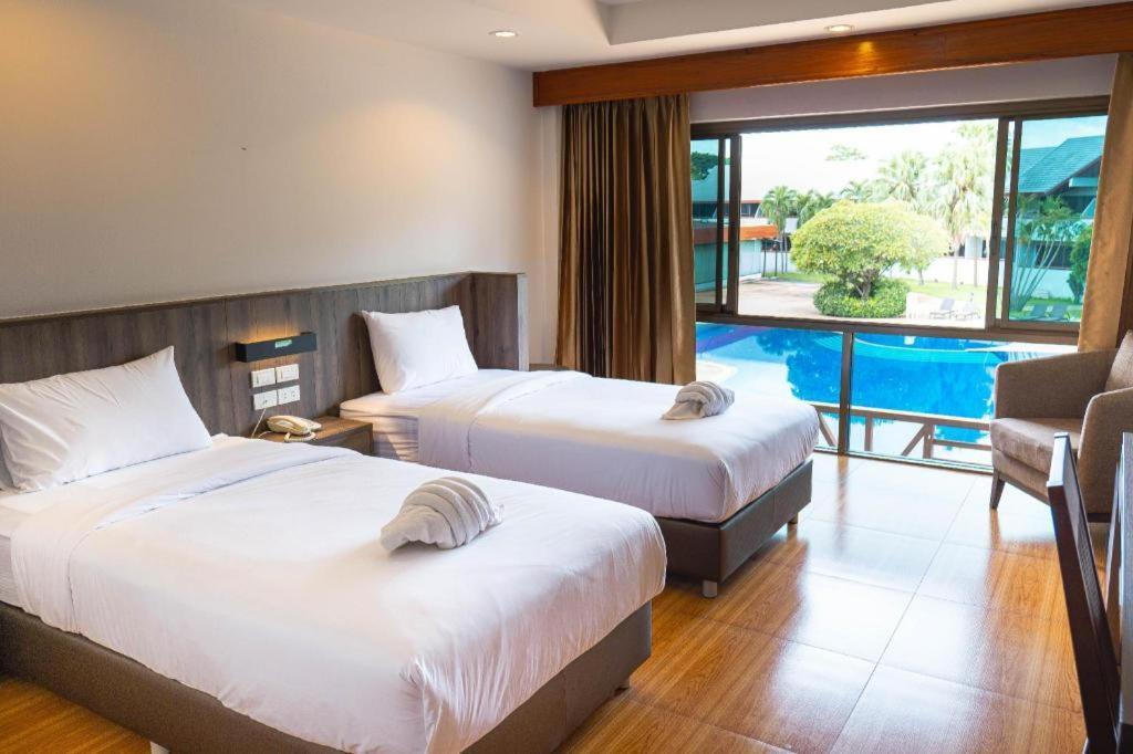 The Impress Nan Hotel Bagian luar foto