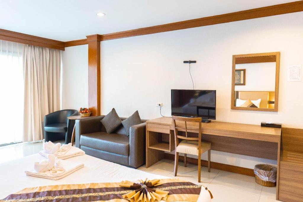 The Impress Nan Hotel Bagian luar foto