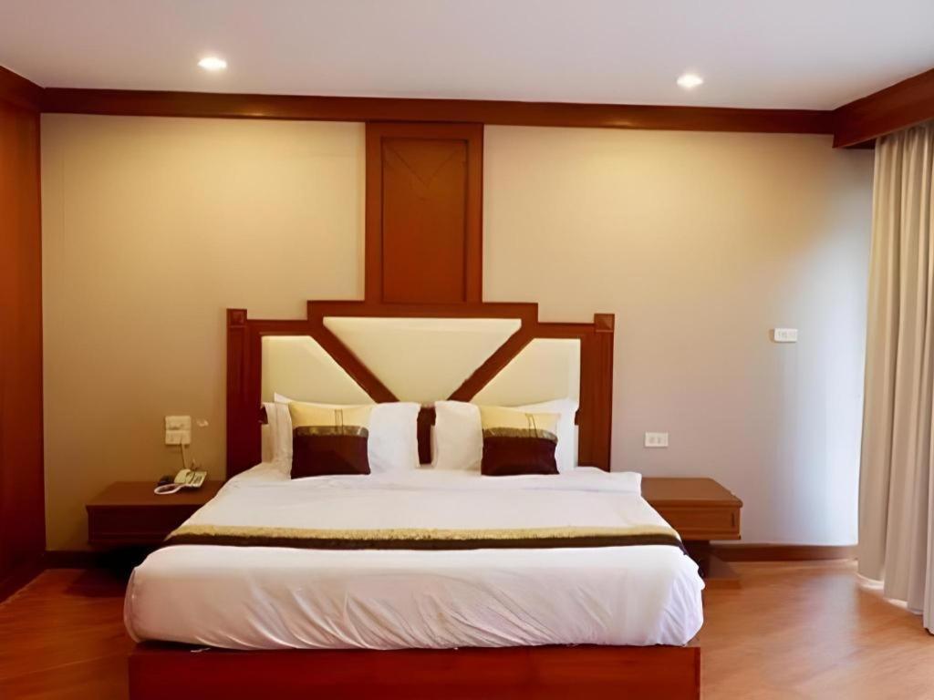 The Impress Nan Hotel Bagian luar foto