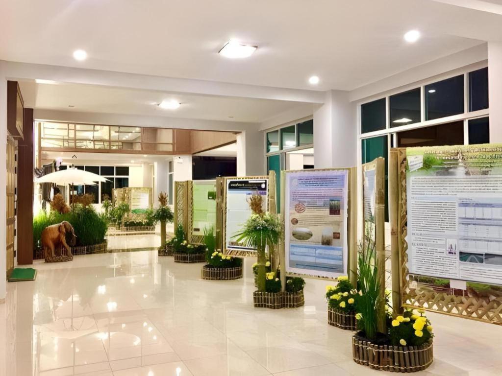 The Impress Nan Hotel Bagian luar foto