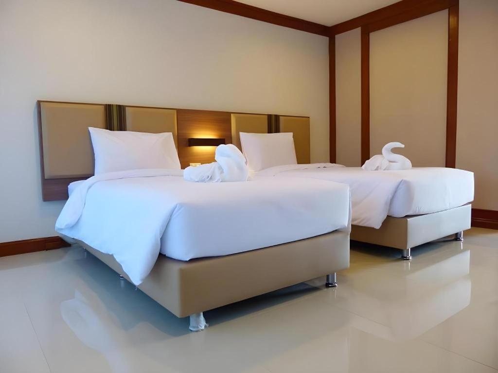 The Impress Nan Hotel Bagian luar foto