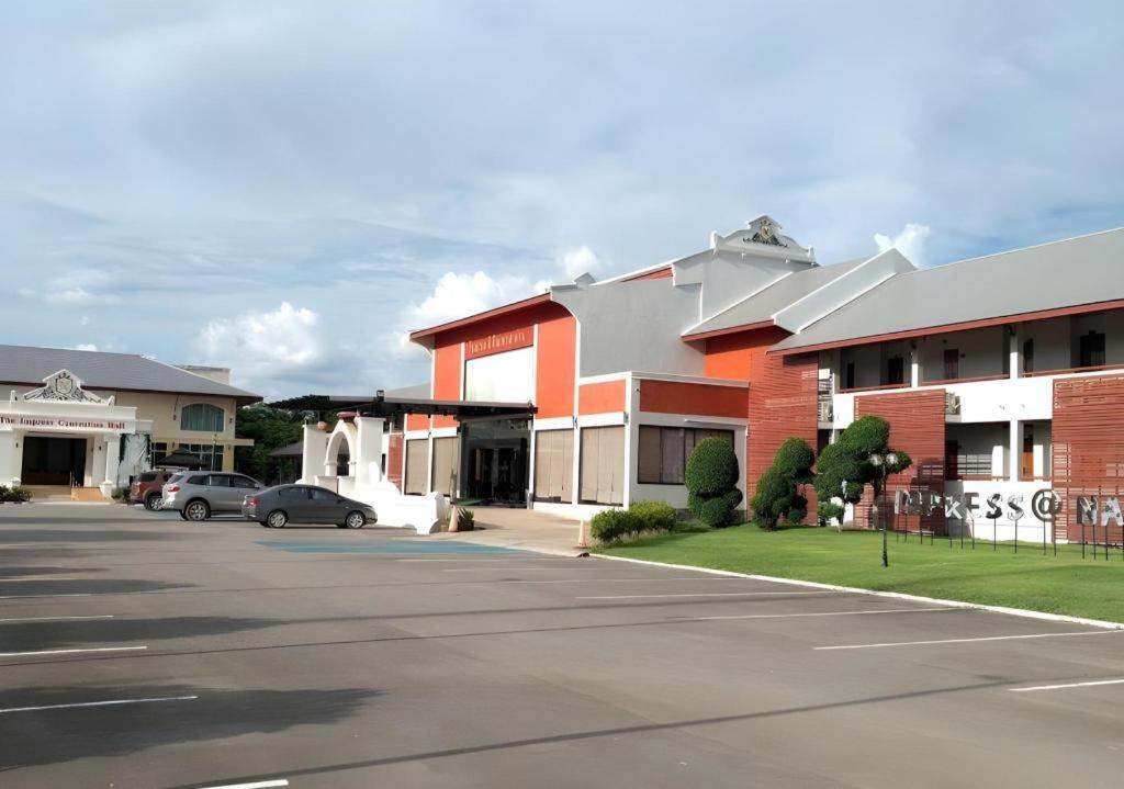 The Impress Nan Hotel Bagian luar foto