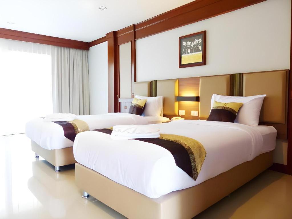 The Impress Nan Hotel Bagian luar foto