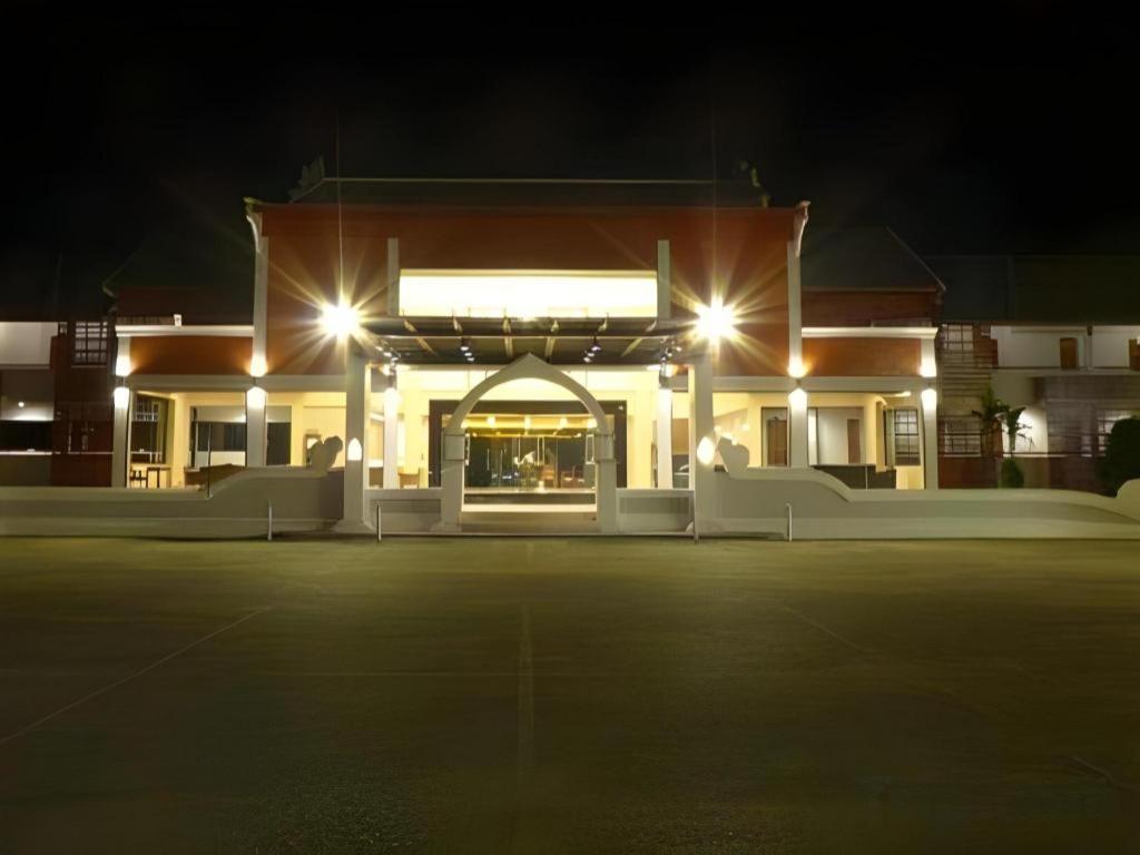 The Impress Nan Hotel Bagian luar foto