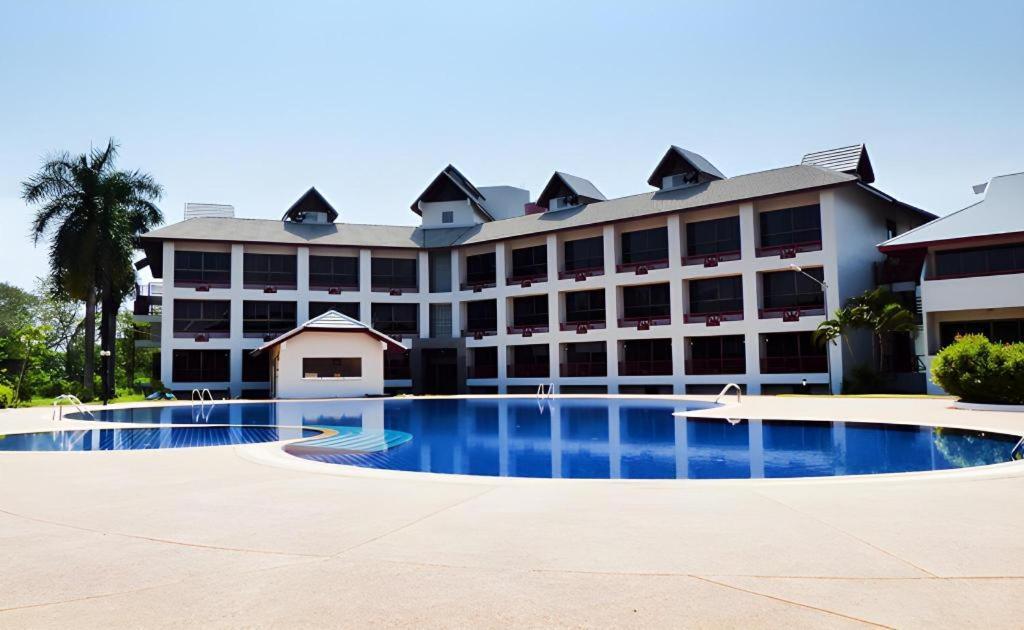 The Impress Nan Hotel Bagian luar foto