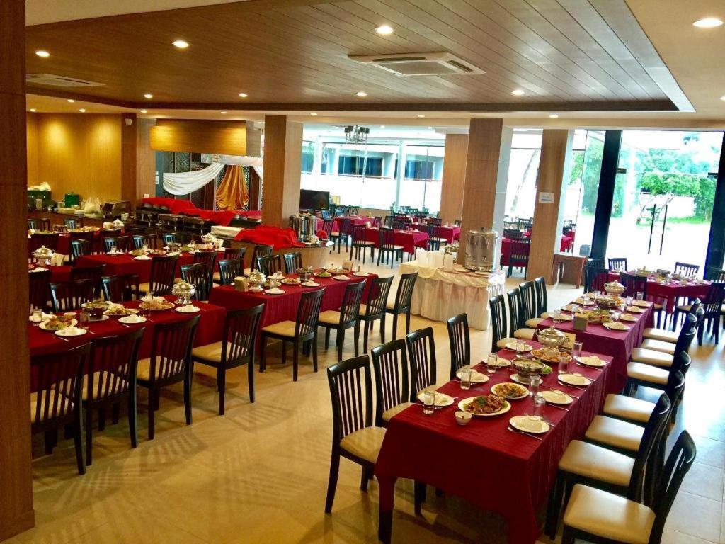 The Impress Nan Hotel Bagian luar foto